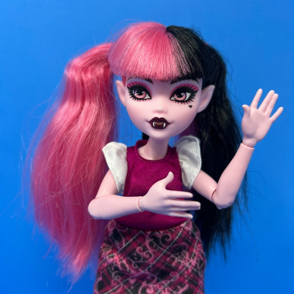 Monster High Draculaura Doll‎ G3 Core Refresh Dracula Daughter 2022 Articulated
